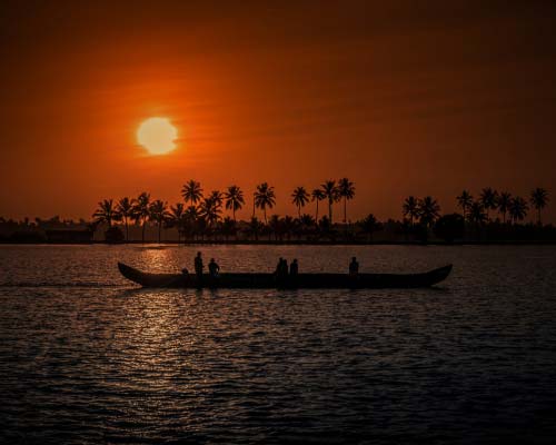 Cochin - Munnar - Thekkady - Alleppey Hotel/HB - Kovalam